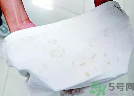 石榴水弄衣服上怎么洗？石榴汁怎么清洗？