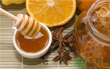 蜂蜜用開水沖可以嗎?蜂蜜用開水沖還是溫水? 蜂蜜用開水沖可以嗎?蜂蜜用開水沖還是溫水?