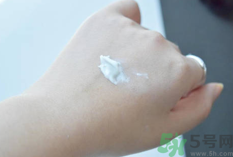 款韓國v7素顏霜怎么用？款韓國v7素顏霜使用方法