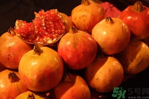 石榴有點爛了還能吃嗎？石榴壞了一點能吃嗎？