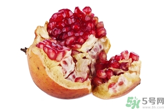 石榴里面白色的能吃嗎？石榴里面的籽可以吃嗎？