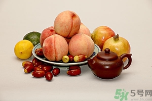 蘋果和桃子能一起榨汁嗎？蘋果和桃子能一起煮嗎？