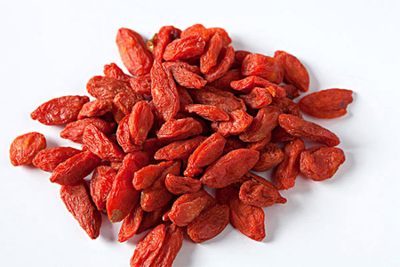 枸杞泡酒的配方是什么？枸杞泡酒需注意什么？