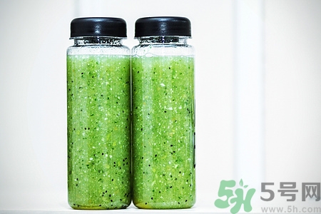 芹菜汁可以擦臉嗎?芹菜汁可以做面膜嗎 芹菜汁可以擦臉嗎?芹菜汁可以做面膜嗎