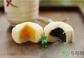 冰皮月餅和冰淇淋月餅有什么區(qū)別？冰皮月餅和冰淇淋月餅?zāi)膫€(gè)好吃？