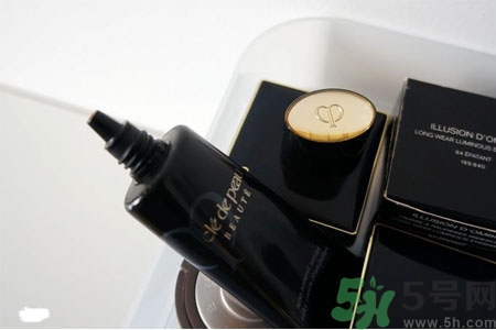 cpb新旋轉(zhuǎn)亮潤(rùn)粉霜怎么樣？cpb新旋轉(zhuǎn)亮潤(rùn)粉霜好用嗎？