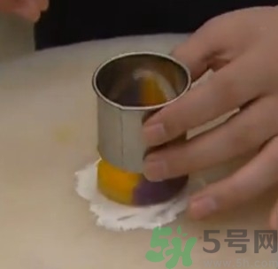 水晶月餅用的什么粉？水晶月餅的做法及配方