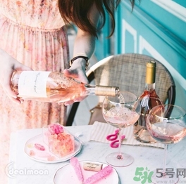 玫瑰紅酒軟糖哪里買(mǎi)？玫瑰紅酒小熊軟糖多少錢(qián)？