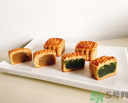 廣式月餅為什么會(huì)裂?月餅烤裂怎么處理 廣式月餅為什么會(huì)裂?月餅烤裂怎么處理