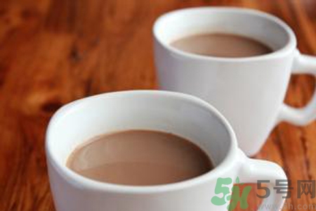 為什么喝奶茶后睡不著覺？喝奶茶會(huì)失眠怎么辦？