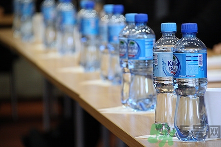 優(yōu)悅礦泉水多少錢一瓶?優(yōu)悅礦泉水價格 優(yōu)悅礦泉水多少錢一瓶?優(yōu)悅礦泉水價格