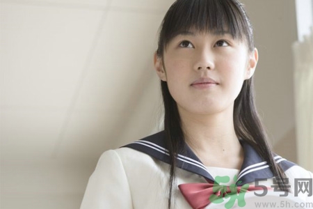 初中生女生的標(biāo)準(zhǔn)胸圍是多少？初中女生正常胸圍是多少？