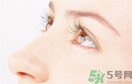 眼皮里長了個(gè)疙瘩是怎么回事?眼睛里長了個(gè)小白點(diǎn)怎么辦? 眼皮里長了個(gè)疙瘩是怎么回事?眼睛里長了個(gè)小白點(diǎn)怎么辦?