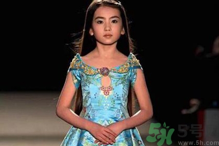 9歲女生的標(biāo)準(zhǔn)身高體重是多少？9歲女生正常身高體重是多少？