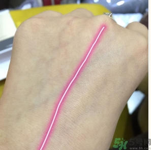 菲詩小鋪水光無瑕氣墊修顏乳怎么樣？菲詩小鋪氣墊cc好用嗎？