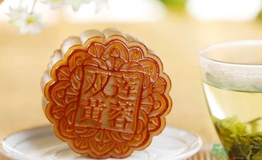 蓮蓉月餅的餡料是什么？蓮蓉月餅的餡料怎么做？