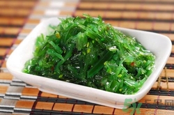 下巴長痘是上火嗎？下巴長痘吃什么好？