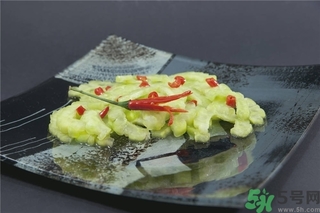 喝苦瓜汁會影響月經嗎？來月經可以喝苦瓜汁嗎？