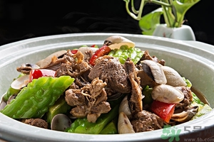 苦瓜汁可以敷臉嗎？苦瓜汁敷臉可以祛痘嗎