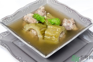 苦瓜汁可以敷臉嗎？苦瓜汁敷臉可以祛痘嗎