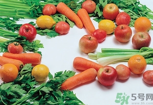 蘋果和胡蘿卜能一起吃嗎？蘋果和胡蘿卜能一起榨汁嗎？