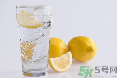 檸檬水是堿性食物嗎？檸檬水是酸性還是堿性？