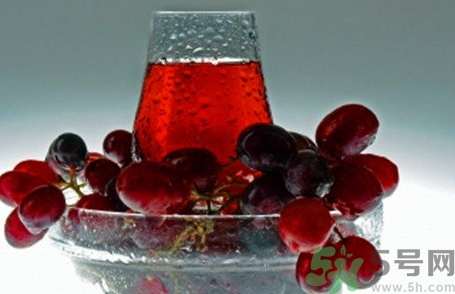 葡萄汁可以加檸檬嗎?葡萄汁加檸檬能喝嗎? 葡萄汁可以加檸檬嗎?葡萄汁加檸檬能喝嗎?