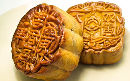 五仁月餅是甜的還是咸的 五仁月餅里面有什么材料