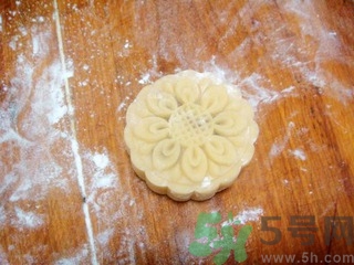 五仁月餅的做法 五仁月餅餡料的做法 五仁月餅的做法 五仁月餅餡料的做法