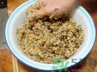 五仁月餅的做法 五仁月餅餡料的做法 五仁月餅的做法 五仁月餅餡料的做法