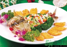 鱸魚的營養(yǎng)價值 鱸魚的功效與作用 鱸魚的營養(yǎng)價值 鱸魚的功效與作用