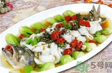 鱸魚的營養(yǎng)價值 鱸魚的功效與作用 鱸魚的營養(yǎng)價值 鱸魚的功效與作用