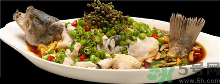 鱸魚的營養(yǎng)價值 鱸魚的功效與作用 鱸魚的營養(yǎng)價值 鱸魚的功效與作用