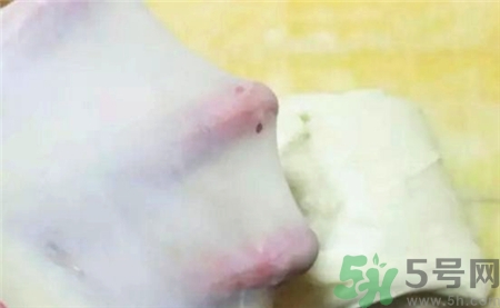 手揉面包怎么出膜?做面包怎么揉出手套膜? 手揉面包怎么出膜?做面包怎么揉出手套膜?