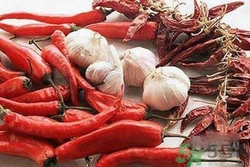 流鼻血不能吃什么食物？流鼻血吃什么好？