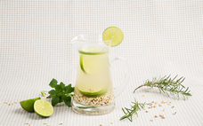 保溫杯可以泡檸檬水嗎 保溫杯怎么清理茶垢