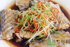 如何挑選新鮮魚？怎樣吃到不被污染的魚？