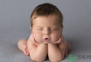 寶寶拉綠屎怎么回事？寶寶拉綠屎怎么辦？