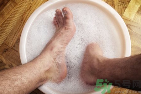 怎么治腳臭？腳臭的原因是什么？