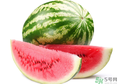 吃完螃蟹能吃西瓜嗎？吃完螃蟹多久可以吃西瓜？