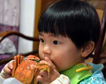 小孩子可以吃螃蟹嗎？小孩吃螃蟹好嗎？