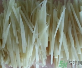 帶魚(yú)可以和土豆一起吃嗎?帶魚(yú)能和土豆同吃嗎?