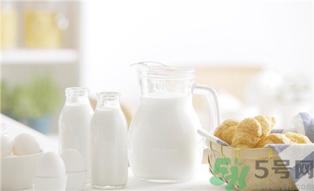 柿子可以和牛奶一起吃嗎?柿子和牛奶一起吃了怎么辦? 柿子可以和牛奶一起吃嗎?柿子和牛奶一起吃了怎么辦?