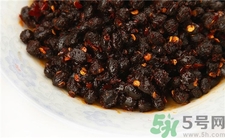 豆豉的營養(yǎng)價(jià)值 豆豉的功效與作用 豆豉的營養(yǎng)價(jià)值 豆豉的功效與作用