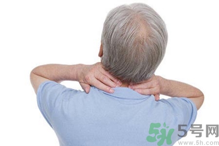 落枕脖子疼怎么辦？落枕和頸椎病區(qū)別