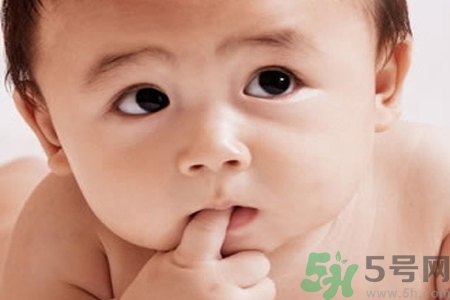 寶寶睡覺出汗多是怎么回事？寶寶睡覺出汗多怎么辦？