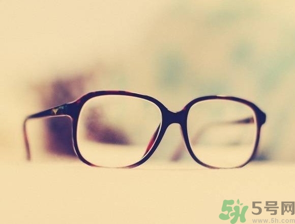 散光多少度算嚴(yán)重？散光相當(dāng)于近視多少度？