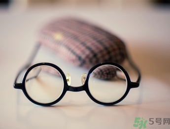 散光多少度算嚴(yán)重？散光相當(dāng)于近視多少度？