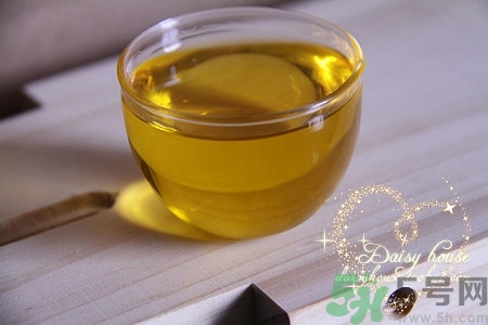 荷荷巴油有什么作用?荷荷巴油的功效與作用 荷荷巴油有什么作用?荷荷巴油的功效與作用