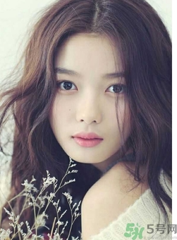 金裕貞妝容 金裕貞蜜桃妝怎么化？